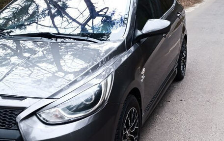 Hyundai Solaris II рестайлинг, 2012 год, 1 050 000 рублей, 2 фотография