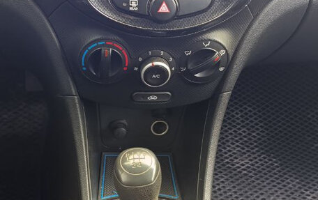Hyundai Solaris II рестайлинг, 2012 год, 1 050 000 рублей, 16 фотография