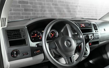Volkswagen Caravelle T5, 2011 год, 2 280 000 рублей, 11 фотография