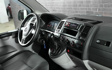 Volkswagen Caravelle T5, 2011 год, 2 280 000 рублей, 14 фотография