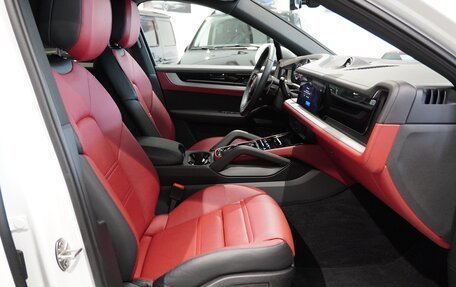 Porsche Cayenne III, 2024 год, 15 400 000 рублей, 15 фотография
