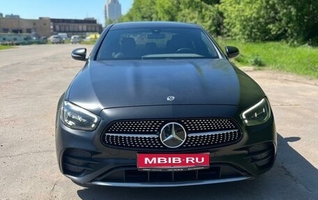 Mercedes-Benz E-Класс, 2021 год, 3 500 000 рублей, 1 фотография