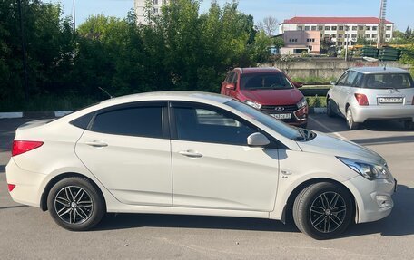 Hyundai Solaris II рестайлинг, 2015 год, 850 000 рублей, 3 фотография