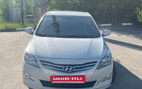 Hyundai Solaris II рестайлинг, 2015 год, 850 000 рублей, 4 фотография