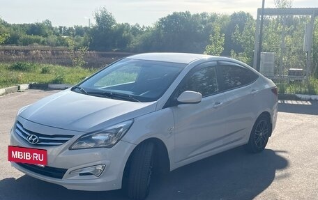Hyundai Solaris II рестайлинг, 2015 год, 850 000 рублей, 2 фотография