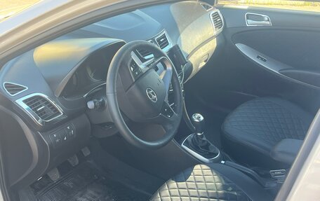 Hyundai Solaris II рестайлинг, 2015 год, 850 000 рублей, 11 фотография