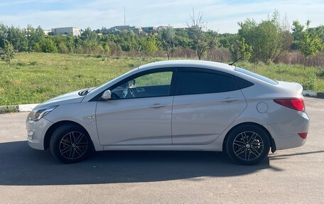Hyundai Solaris II рестайлинг, 2015 год, 850 000 рублей, 9 фотография