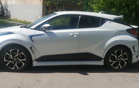 Toyota C-HR I рестайлинг, 2020 год, 2 350 000 рублей, 4 фотография