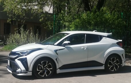 Toyota C-HR I рестайлинг, 2020 год, 2 350 000 рублей, 3 фотография