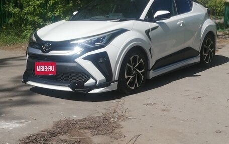 Toyota C-HR I рестайлинг, 2020 год, 2 350 000 рублей, 2 фотография