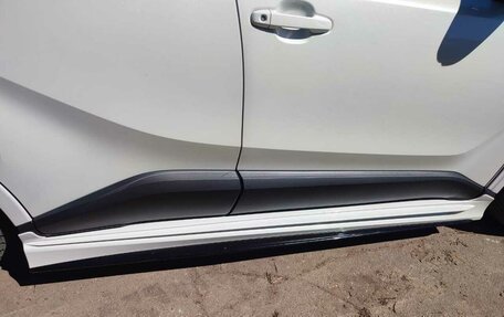 Toyota C-HR I рестайлинг, 2020 год, 2 350 000 рублей, 13 фотография