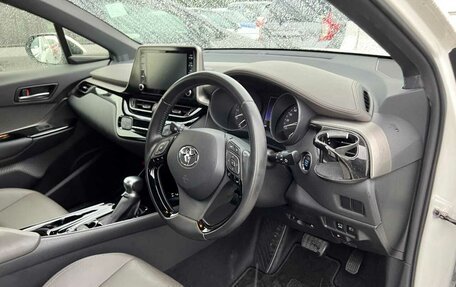 Toyota C-HR I рестайлинг, 2020 год, 2 350 000 рублей, 30 фотография