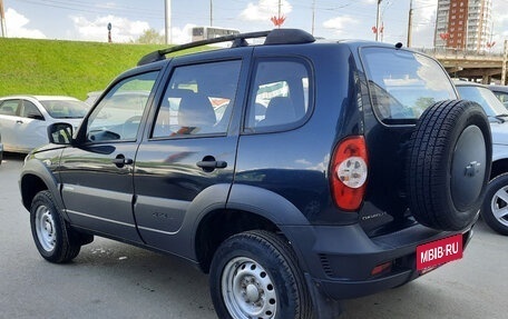 Chevrolet Niva I рестайлинг, 2012 год, 495 000 рублей, 3 фотография