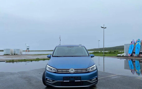 Volkswagen Touran III, 2022 год, 2 110 000 рублей, 2 фотография