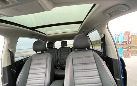 Volkswagen Touran III, 2022 год, 2 110 000 рублей, 9 фотография