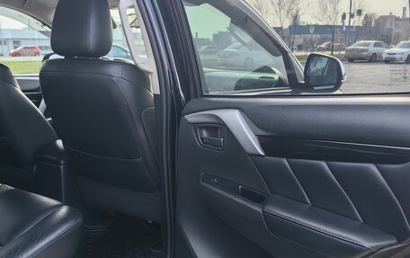 Mitsubishi Pajero Sport III рестайлинг, 2018 год, 2 470 000 рублей, 4 фотография