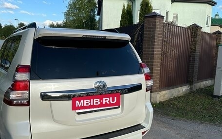 Toyota Land Cruiser Prado 150 рестайлинг 2, 2015 год, 4 200 000 рублей, 13 фотография