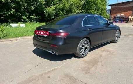 Mercedes-Benz E-Класс, 2021 год, 3 500 000 рублей, 6 фотография