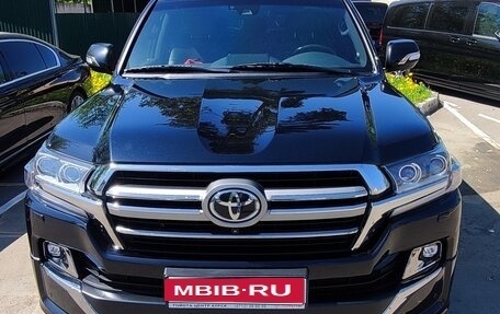 Toyota Land Cruiser 200, 2019 год, 7 500 000 рублей, 1 фотография