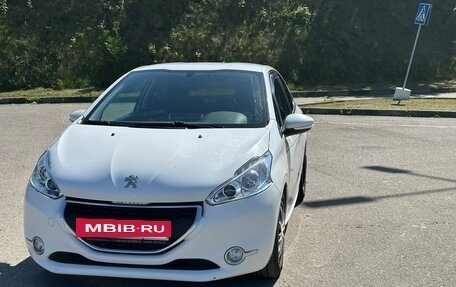 Peugeot 208 II, 2013 год, 770 000 рублей, 3 фотография