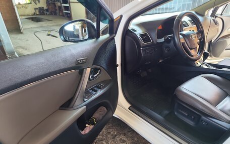 Toyota Avensis III рестайлинг, 2011 год, 1 550 000 рублей, 13 фотография