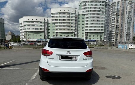 Hyundai ix35 I рестайлинг, 2010 год, 1 250 000 рублей, 10 фотография