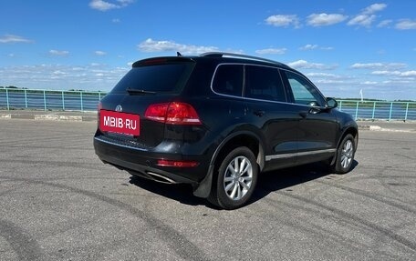Volkswagen Touareg III, 2011 год, 1 895 000 рублей, 4 фотография