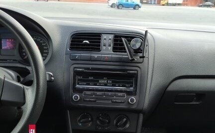Volkswagen Polo VI (EU Market), 2011 год, 900 000 рублей, 12 фотография