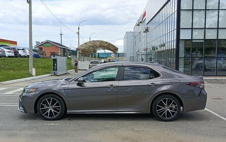 Toyota Camry, 2022 год, 3 249 000 рублей, 10 фотография