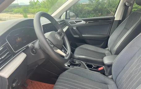 Volkswagen Tiguan II, 2022 год, 2 343 000 рублей, 4 фотография