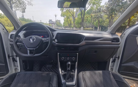 Volkswagen T-Cross I, 2022 год, 1 572 000 рублей, 3 фотография