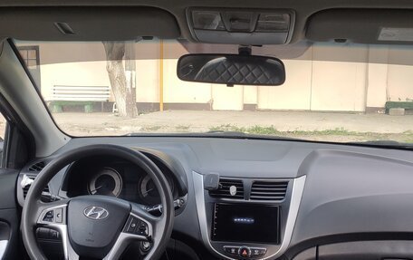 Hyundai Solaris II рестайлинг, 2012 год, 599 000 рублей, 5 фотография