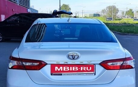 Toyota Camry, 2021 год, 2 000 000 рублей, 3 фотография