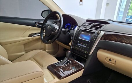 Toyota Camry, 2016 год, 2 080 000 рублей, 16 фотография