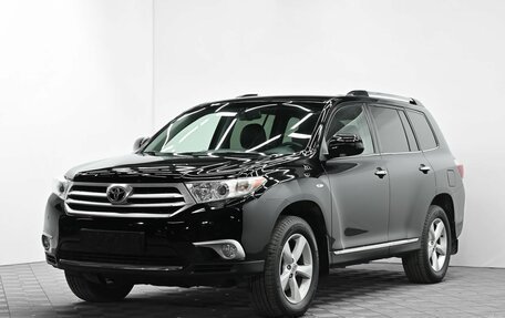 Toyota Highlander III, 2013 год, 1 795 000 рублей, 1 фотография