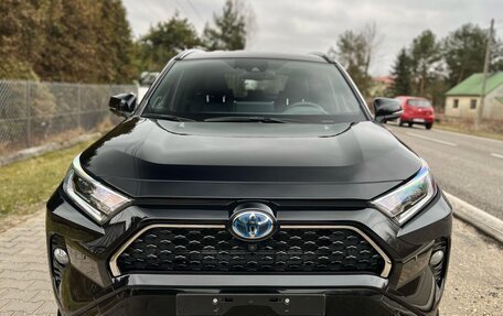 Toyota RAV4, 2021 год, 2 600 000 рублей, 2 фотография