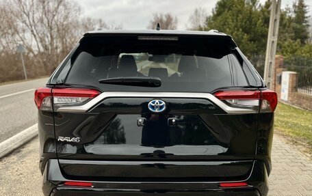 Toyota RAV4, 2021 год, 2 600 000 рублей, 5 фотография