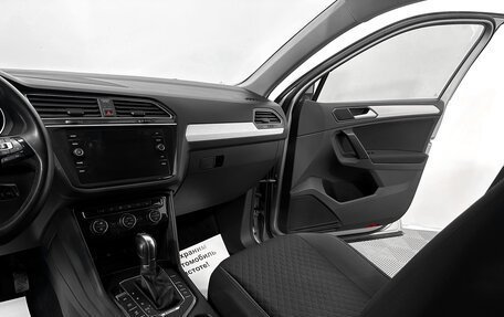 Volkswagen Tiguan II, 2017 год, 2 699 000 рублей, 8 фотография