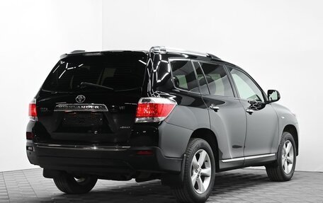 Toyota Highlander III, 2013 год, 1 795 000 рублей, 4 фотография