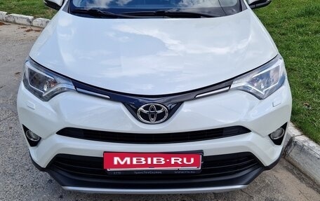 Toyota RAV4, 2016 год, 2 355 000 рублей, 2 фотография
