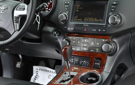 Toyota Highlander III, 2013 год, 1 795 000 рублей, 11 фотография