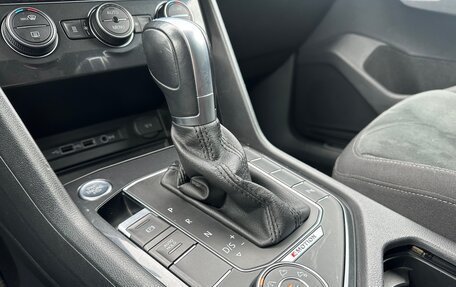 Volkswagen Tiguan II, 2018 год, 2 350 000 рублей, 17 фотография