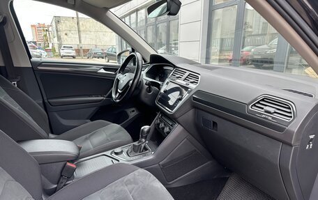 Volkswagen Tiguan II, 2018 год, 2 350 000 рублей, 25 фотография