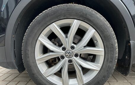 Volkswagen Tiguan II, 2018 год, 2 350 000 рублей, 35 фотография