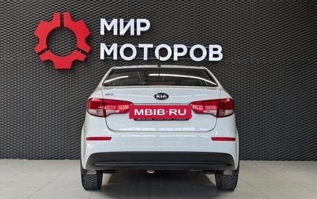 KIA Rio III рестайлинг, 2015 год, 950 000 рублей, 5 фотография