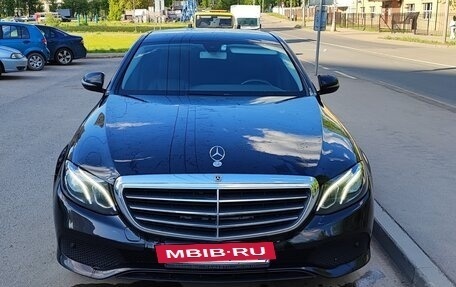 Mercedes-Benz E-Класс, 2020 год, 3 100 000 рублей, 8 фотография