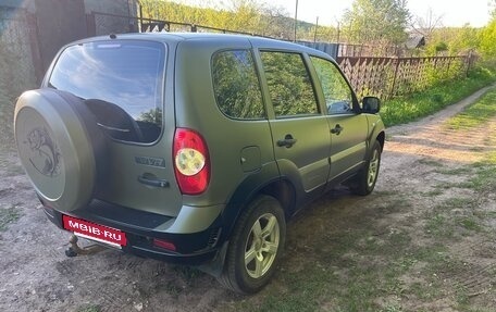 Chevrolet Niva I рестайлинг, 2010 год, 550 000 рублей, 4 фотография