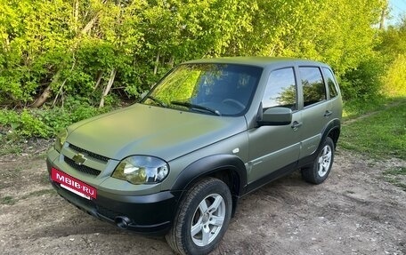 Chevrolet Niva I рестайлинг, 2010 год, 550 000 рублей, 3 фотография
