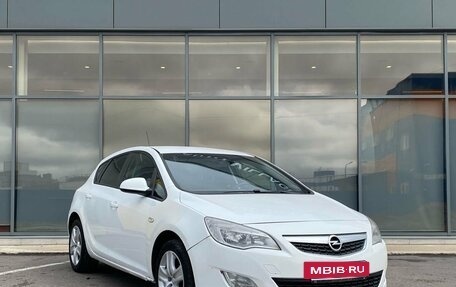 Opel Astra J, 2011 год, 589 000 рублей, 2 фотография