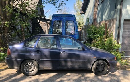 Volkswagen Polo III рестайлинг, 1999 год, 230 000 рублей, 2 фотография